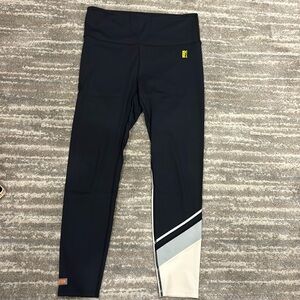 P.e Nation upperhand colorblock leggings in black and Gray Size X Large